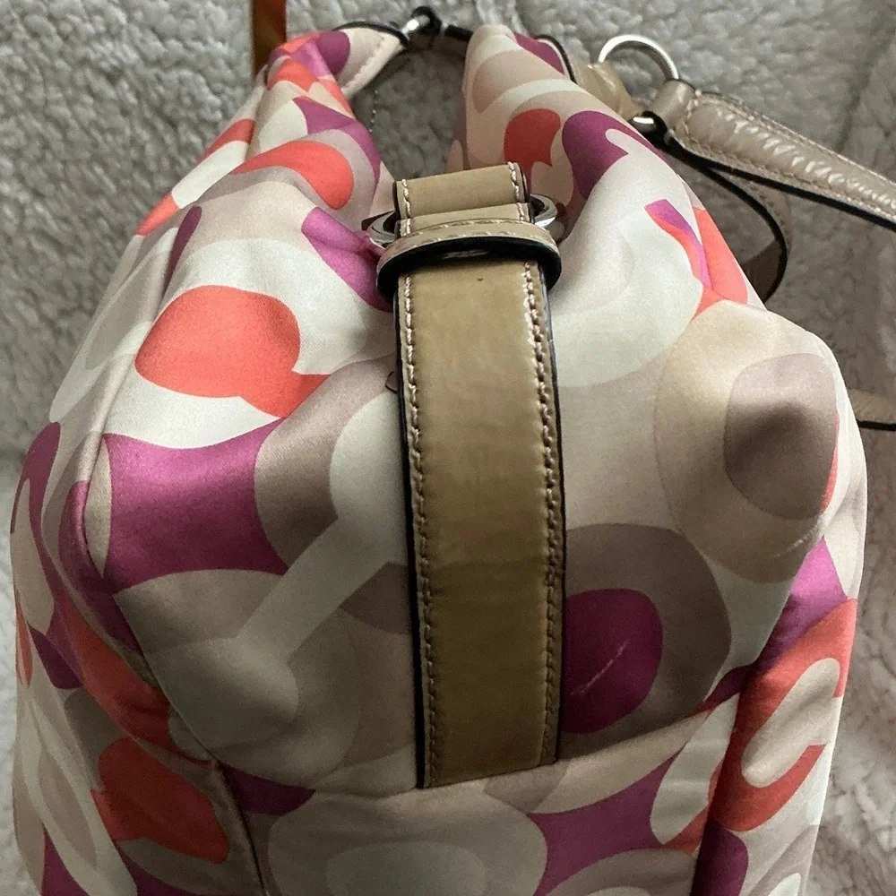 Coach Madison Maggie Op Art Signature shoulder bag